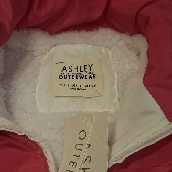 NWT Ashley By 26 International Women's Pink & White Bomber Jacket Size S - Picture 3 of 10